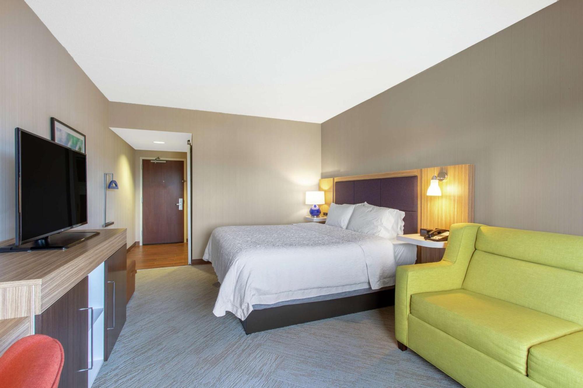 Hampton Inn & Suites Albany-Airport Latham Exterior photo