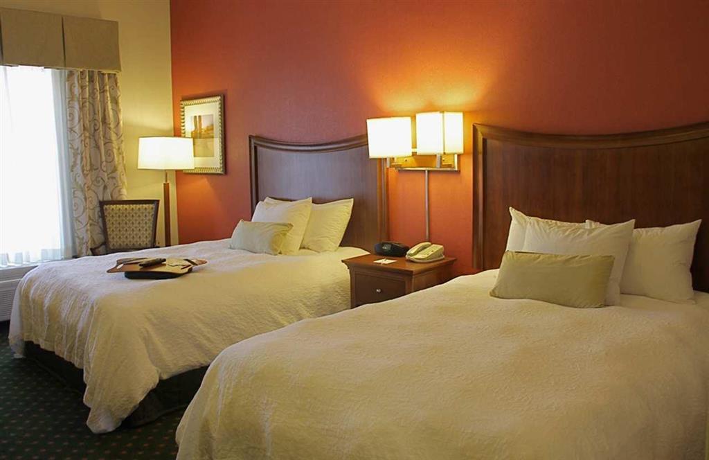 Hampton Inn & Suites Albany-Airport Latham Room photo