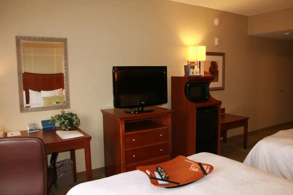 Hampton Inn & Suites Albany-Airport Latham Room photo